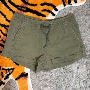 H&M Army Green Stretch Tie Waist Shorts - Size 6